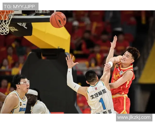 2017年CBA季后赛北京队与福建队激战回顾及精彩瞬间分析