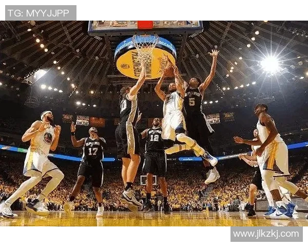 太阳与梦想的激烈对决结果揭晓谁将赢得这场精彩比赛的荣耀与未来 太阳与梦想的激烈对决结果揭晓谁将赢得这场精彩比赛的荣耀与未来