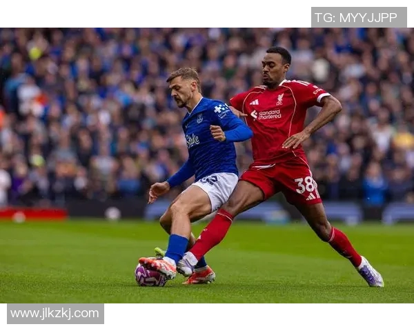 维拉对阵切尔西角球战术分析与比赛精彩瞬间回顾